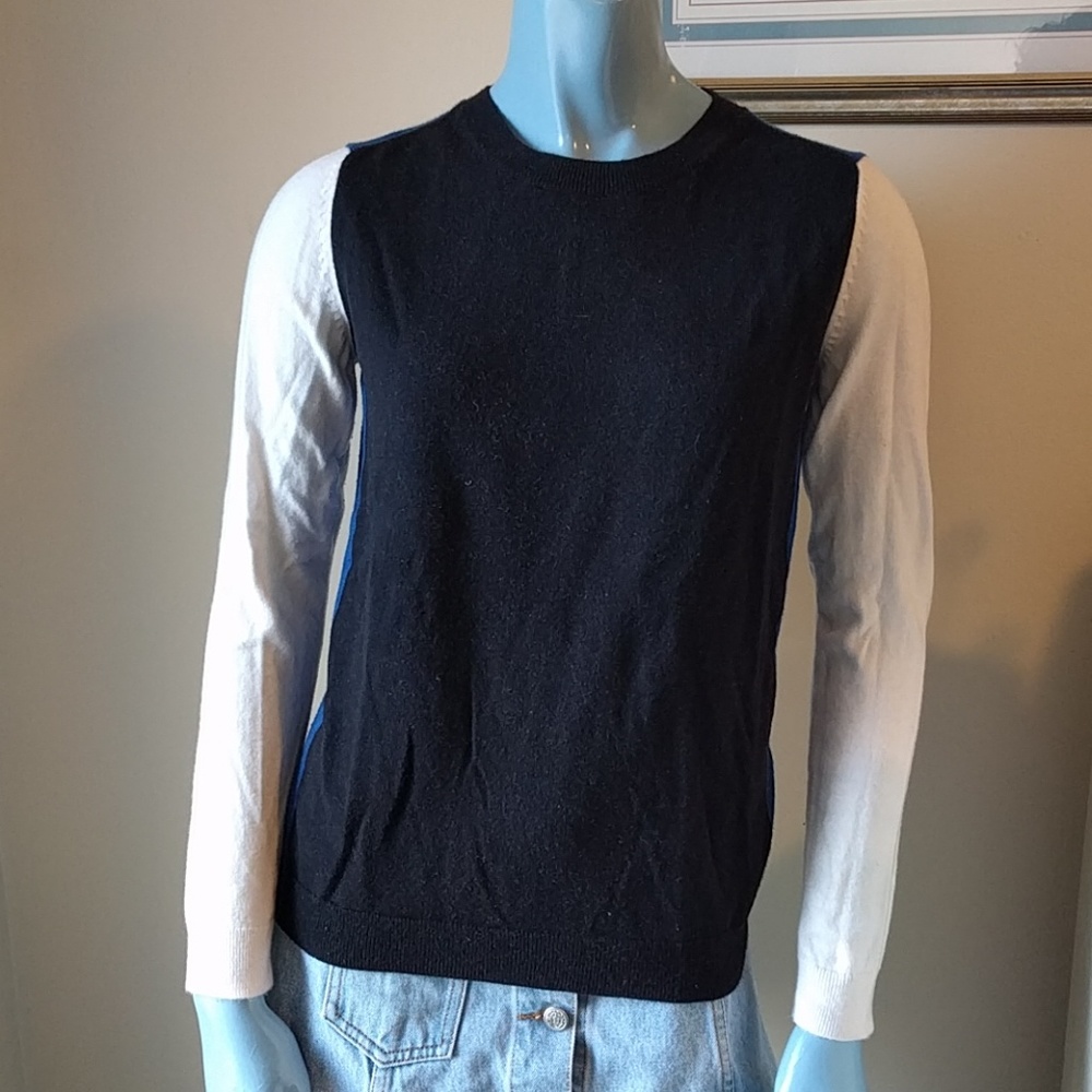 5x$25! Colorblock Sweater